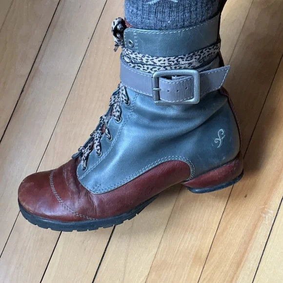 John Fluevog Jenna Two-Tone Lace-Up Leather Boots - Picture 3 of 14